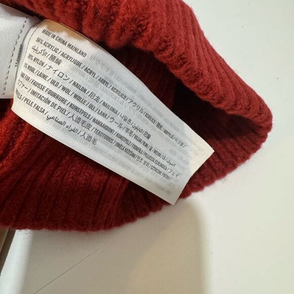 Abercrombie Red  HAT POMPOM Knit Hat w PomPom - Picture 7 of 9